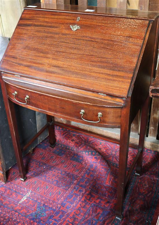Mahogany bureau(-)